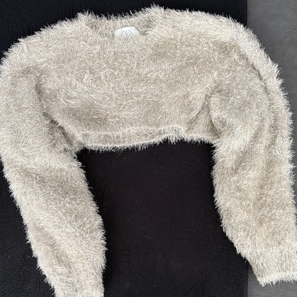Fuzzy Cream Cropped Sweater